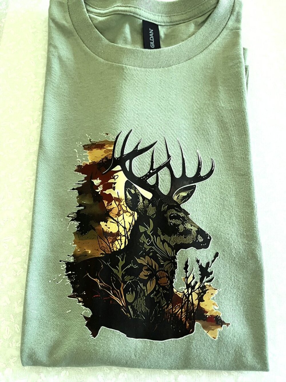 Men Deer Camo Sage Gildan T-shirt Size: XL - Picture 2 of 3